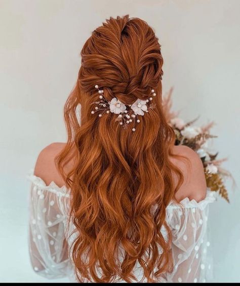 Red Hair Brides, Redhead Hairstyles, Bridemaids Hairstyles, Bride Hair Piece, Bridal Hair Inspiration, Wedding Hairstyles Bride, Elegant Wedding Hair, Long Red Hair, Wedding Hair Inspiration