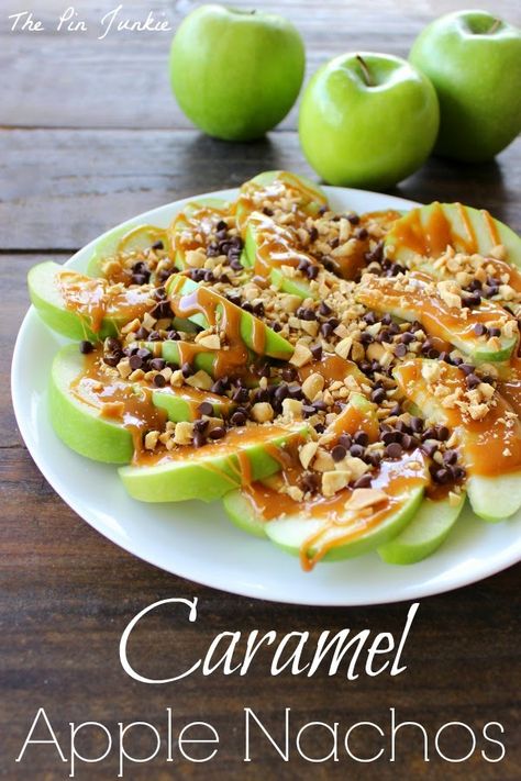 Best Caramel Apple Recipe, Caramel Apple Recipes, Caramel Apple Nachos, Apple Nachos Recipe, Apple Nachos, Caramel Apples Recipe, Caramel Apples Easy, Nachos Recipe, Favorite Comfort Food