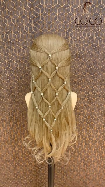 Short Faerie Hair, Elaborate Braided Hairstyles, Elves Hairstyle, Elf Braids, Fairytale Hairstyles, Targaryen Hair, Fancy Hair, Beautiful Braided Hair, Long Hair Wedding Styles