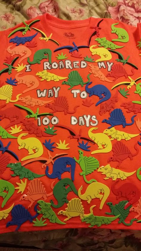 Our 100 days of school shirt !! 100 Days Of School Project Kindergartens, 100 Day Project Ideas, 100 Day Shirt Ideas, 100days Of School Shirt, 100 Días De Clases, 100th Day Of School Crafts, 100s Day, 100 Day Of School Project, Shirts Outfit