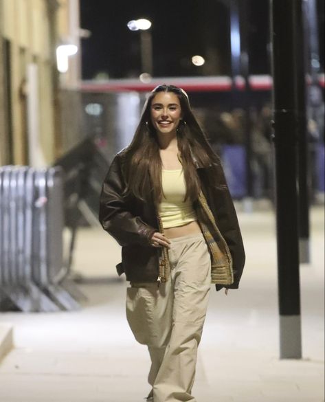 Madison Beer Red Carpet, Madison Beer Street Style, Madison Bear, Aritzia Outfit, Estilo Madison Beer, Madison Beer Style, Madison Beer Outfits, Jennifer Brown, Beer Outfit