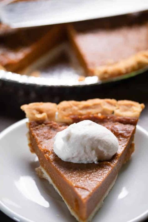 You don’t need eggs to bake! This vegan pumpkin pie is super easy to put together. All you are required to do is make your pumpkin pie filling using Karuna Beverage! Add your pie filling to a pre-bought vegan gluten free pie crust, bake, and be ready to serve for Thanksgiving! Easy as pie! #ad Gluten Free Vegan Pumpkin Pie, Vegan Pumpkin Pie Filling, Gluten Free Pumpkin Pie, Vegan Pumpkin Pie, Pie Pumpkin, Pumpkin Pie Bars, Sugar Pie, Sugar Pumpkin, Pumpkin Pie Filling