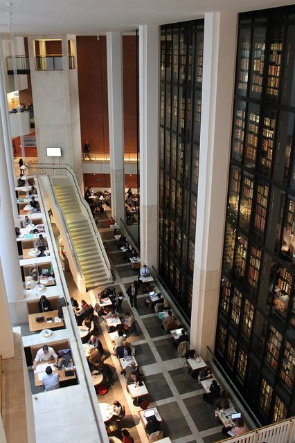 The Kings Library Tower, British Library - London #britishlibrary Library Home, Beautiful Bookshelf, World Library, Dream Library, Beautiful Library, London Baby, London Places, Home Libraries, The Kings