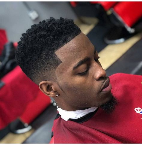 Black Fade Haircut, Black Hair Fade, Afro Hair Fade, Black Man Haircut Fade, Waves Hairstyle Men, Mid Fade Haircut, Men Fade Haircut Short, Taper Fade Curly Hair, Hair Twists Black