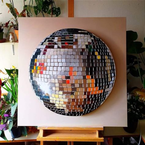 Mirrorball Painting Tutorial, Disco Ball Art Project, How To Paint A Disco Ball, Disco Ball Acrylic Painting, Disco Ball Painting Tutorial, Disco Ball Painting, Round Canvas Painting Disco Ball, Record Art, Arte Sketchbook