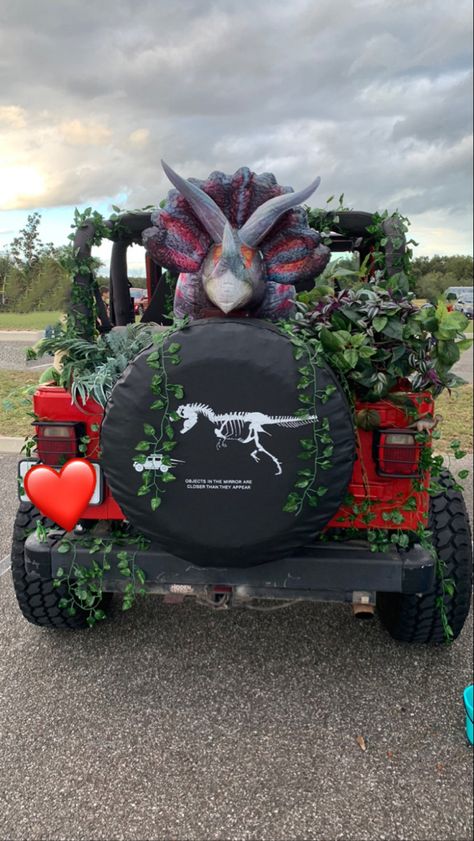 Jurassic Park Trunk Or Treat Ideas Jeep, Jeep Halloween Trunk Or Treat, Jurassic Trunk Or Treat, Trunk Or Treat Jeep Ideas, Trunk Or Treat For Jeep Wrangler, Jurrasic Park Decor, Trunk Or Treat Jeep Wrangler, Jeep Wrangler Trunk Or Treat Ideas, Jeep Trunk Or Treat Ideas