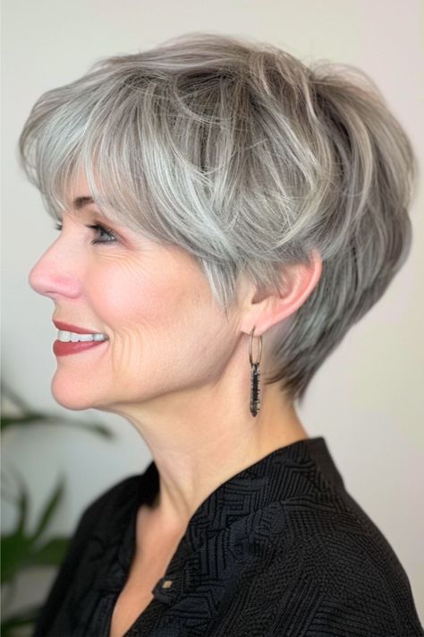 Textured Silver Pixie with Long Top Pixie Hairstyle For Women Over 50. Gray Long Pixie Haircut, Gray Pixie Haircut Over 50, Short Hairstyles For Women Over 60, Layered Pixie, Flattering Hairstyles, Short Silver Hair, Old Hairstyles, Short Grey Hair, Hairstyles For Women Over 50