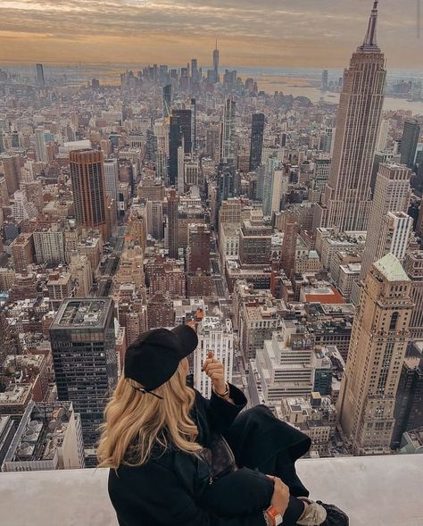 New York City Picture Ideas, Nova York Aesthetic, New York Poses Photo Ideas, New York Inspo Pics, Nyc City Aesthetic, Nyc Poses, New York Instagram Pictures, Nyc Instagram Pictures, New York Picture Ideas