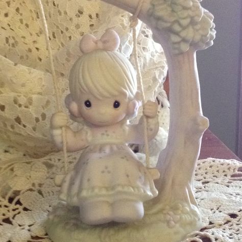 Precious Moments girl on swing ♡ sweet memories,  I want this one! Precious Moments Dolls, Precious Moments Figurines, Precious Memories, Doll Maker, Doll Parts, Jesus Saves, Pretty Dolls, Sweet Memories, Porcelain Dolls