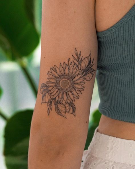 Sunflower Tattoo Meaning, Sunflower Tattoo Ideas, Sunflower Tattoo Sleeve, Beautiful Flower Tattoos, Upper Arm Tattoos, Tattoo Artwork, Sunflower Tattoos, Wrist Tattoos For Women, Botanical Tattoo