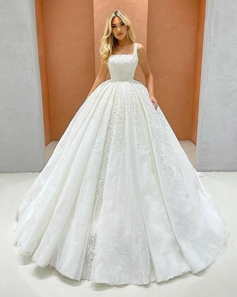 Wedding Dresses Poofy, Poofy Wedding Dress, Cotillion Dresses, Princess Ball Gowns Wedding Dress, Puffy Wedding Dresses, Big Wedding Dresses, Wedding Dress Bustle, Joy Dress, White Ball Gowns