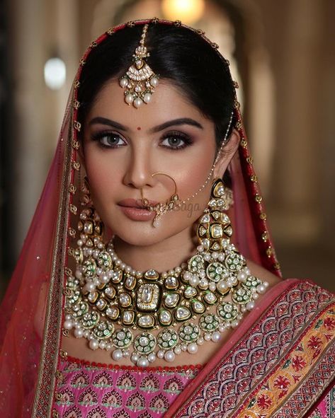 25+ Heavy Earrings For Brides Who Love All-Things-Extravagant! | ShaadiSaga Desi Bridal Makeup, Simple Bridal Makeup, Indian Wedding Makeup, Indian Bride Makeup, Bridal Jewellery Inspiration, Bridal Makeup Images, Perhiasan India, Bridal Makeup Natural, Bridal Makeup Wedding