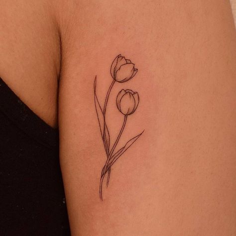 Fine line tulip tattoo on the upper arm Fine Line Shading Tattoo, Tulips Tattoo Design, Fine Line Tulip, Fine Line Tulip Tattoo, Tulip Tattoo, Petite Tattoos, Classy Tattoos, My Tattoo, Discreet Tattoos