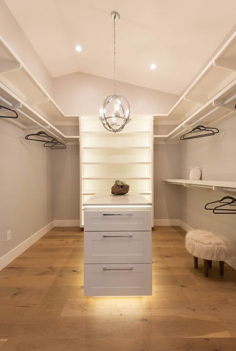 Large Basement Closet, Large Bathroom Ideas Master Suite Interior Design, Primary Bedroom Walk In Closet, Large Walk In Closet With Island, Basement Closet Ideas Walk In, Basement Master Suite Bedrooms, Basement Walk In Closet, Large Walk In Closet Ideas, Island In Closet