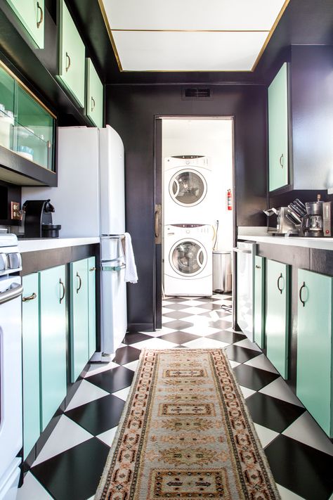 black and white checker floor in the kitchen mixed with mint. Farmhouse Kitchen Cabinet Decor, Green Kitchen Inspiration, Mint Green Kitchen, Kitchen Cabinets Color Combination, Kitchen Dining Room Combo, Small Galley Kitchen, Galley Kitchen Design, Door Shelf, Quirky Kitchen