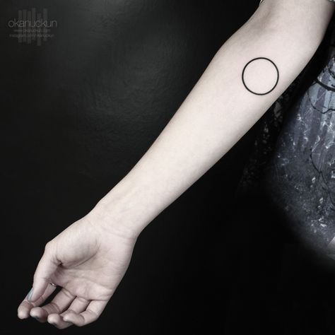 Geometric Tattos, Geometric Tattoo Meaning, Inner Elbow Tattoos, Minimalistic Tattoos, Typography Tattoo, Dune Art, Kunst Tattoos, Circle Tattoos, Circle Tattoo