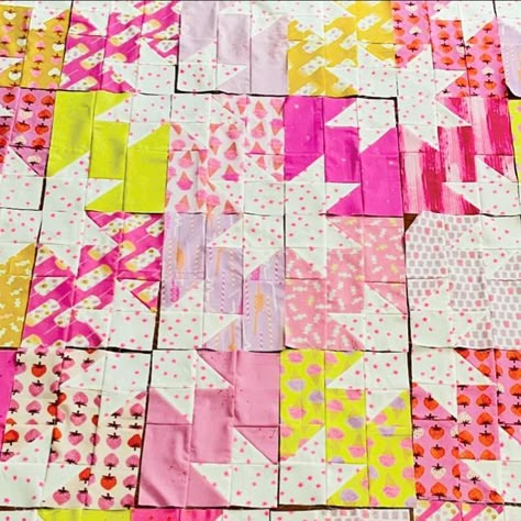 Jenna Baxter Heather on Instagram: "I finished piecing my Sugar Cone #starpopquilt 🥰😍✨ I supplemented the Sugar Cone prints with some Strawberry & Friends, Starry, Spark, Birthday, and Speckled! This quilt is just so so so much fun and is giving Barbie meets 50s ice cream parlor vibes. I used so many of my favorite Ruby Star Society fabrics!   Please excuse the hardwood floor peeking through! Surprisingly this did take me a bit longer than usual to piece because there are so many blocks 🤩😮‍💨 Now on to quilt top assembly! 💝🎀🍦🍧🍬🍭  #rubystarsocietyfabric #starpopquilt by @quiltylove #sugarconefabric #modernquilter #starryfabric" Ice Cream Quilt Block, Fun Quilt Blocks, 50s Ice Cream Parlor, Ruby Star Society Quilt, Patchwork Inspiration, Ruby Star Society, Quilt Sewing Patterns, Halloween Quilts, Ice Cream Parlor