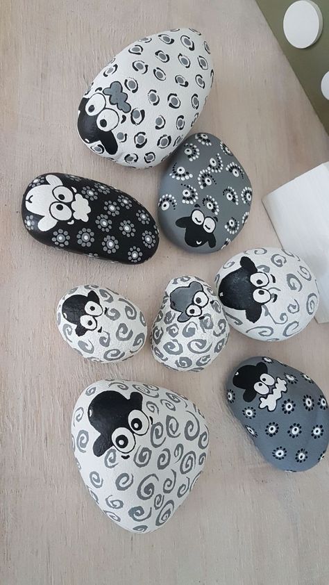 Sheep Crafts, Garden Rock Art, Diy Rock Art, Painted Rock Animals, Rocks Painted, Stone Art Painting, Painted Rocks Craft, Painted Rocks Diy, Rock Painting Ideas Easy