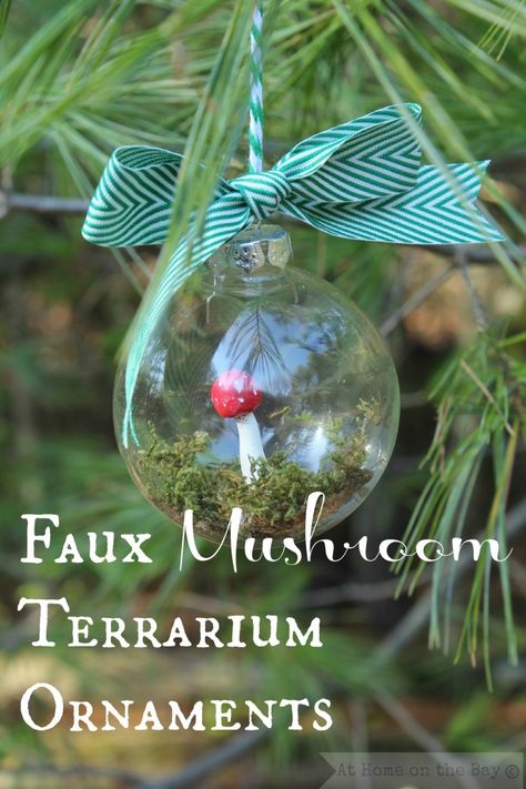 Chemistry Ornaments Diy, Diy Mushroom Ornaments, Fairy Christmas Ornaments, Crafty Ornaments, Mushroom Christmas Ornaments, Terrarium Ornaments, Mushroom Terrarium, Mushroom Christmas Tree, Mushroom Gifts