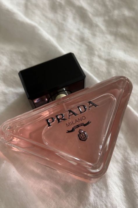 Prada Perfume, Prada Aesthetic, Organizator Grafic, Fragrances Perfume Woman, Perfume Body Spray, Perfume Collection Fragrance, Perfume Scents, Perfume Lover, Best Perfume