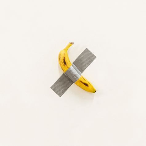 Maurizio Cattelan, Comedian, 2019, banana, duct tape, dimensions variable. Photograph by Zeno Zotti Balloon Dog Sculpture, The Last Judgment, Maurizio Cattelan, Animal Taxidermy, The Sistine Chapel, Lucio Fontana, Illustrator Design Tutorial, Avant Garde Art, Tape Art