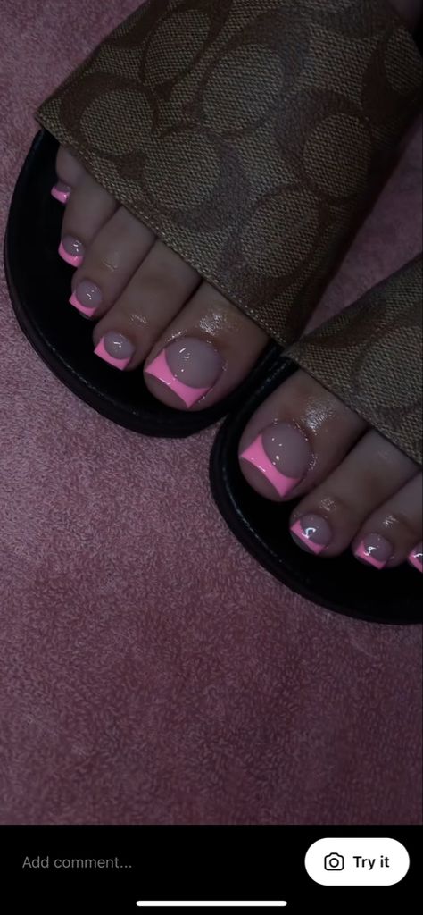 Pedicure Small Nails, Pink Acrylic Toes French Tip, Pink French Tip Nails Pedicure, Toes Ideas Pedicures, Pink Tip Toe Nails, Acrylic Pedicure Ideas, Pink Toes French Tip, Pretty Toe Nails Pedicures, Feet Nail Ideas