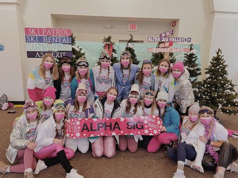 80s In Aspen Bid Day, Ski Lodge Outfit Party College, Ski Bid Day Theme, Ski Bid Day, Ski Lodge Outfit, Sisterhood Ideas, Ski Trip Outfit, Recruitment Themes, Ski Party