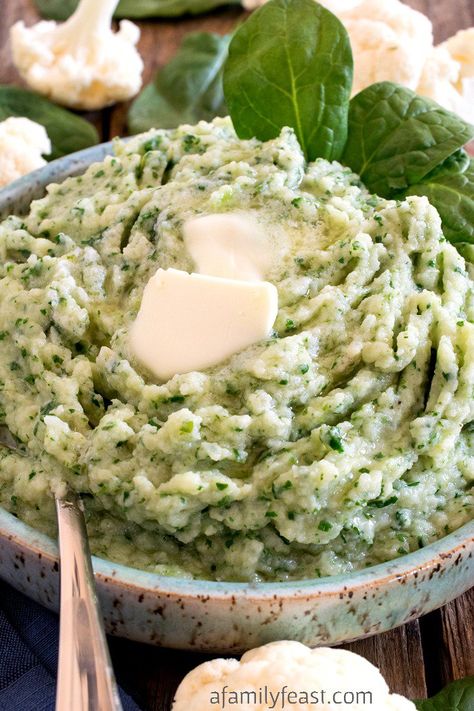 This Mashed Cauliflower and Spinach is a quick and easy way to eat your veggies. (Easy to adapt to Whole30.) Plant Paradox, Spinach Recipes, Mashed Cauliflower, Cauliflower Recipes, Veggie Dishes, Vegetable Side Dishes, Sriracha, Extra Virgin, Vegetable Dishes