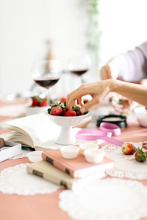 How to Host a Romance Novel Book Swap - Camille Styles Book Exchange Party, Writing Club, Galentines Day Ideas, Book Swap, Book Club Meeting, Book Exchange, Swap Ideas, Camille Styles, Celebrate Good Times