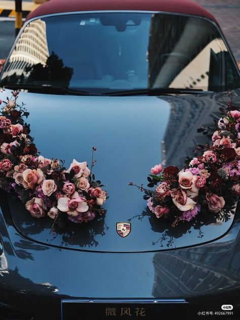 How To Make Wedding Car Decoration With Flowers ||Car Decoration Interior Wedding Car Deco Simple, Bride Car Decoration, Bridal Car Decoration Ideas, Groom Car Decoration, Bridal Car Flowers, Car Decorations For Wedding, Haldi Photography Ideas, Bride Car, Wedding Car Deco