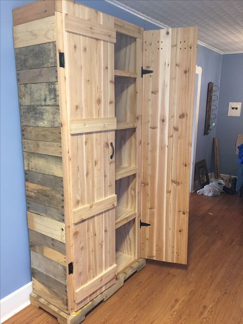 Pallet Pantry, Rustic Pantry, Furniture Repurpose, Wooden Pallet Furniture, Pallet Designs, Kitchen Tables, Recycled Pallets, Wooden Pallet Projects, Pallet Crafts