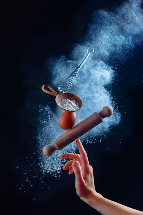 How to Create Magical Still Life Photos With DIY Flour Clouds Diy Flour, Logo Online Shop, Levitation Photography, Diy Clouds, Food Art Photography, Food Photography Tips, Still Life Photos, Food Backgrounds, Balloon Pump