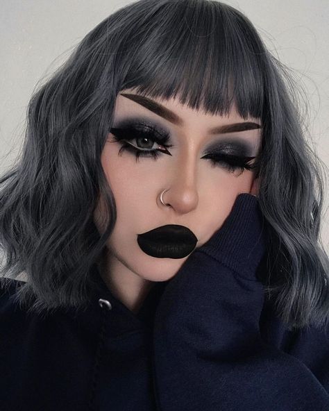 𝑨𝒎𝒃𝒆𝒓⁷ on Instagram: “blue & grey 🌧 had bts’ new album on while doing my makeup so this look is pretty much inspired by that lol i’ve also never winked in pics…” Black Eyeshadow Makeup, Maquillage Goth, Edgy Makeup Looks, Goth Makeup Tutorial, Watermelon Face, E Girl Makeup, Welcome To The Dark Side, Goth Gifts, Black Eye Makeup