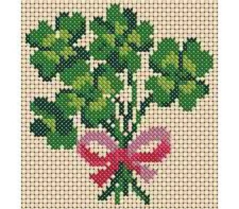 Need a little luck? Stitch these St. Patrick's Day cross stitch patterns.: A Little Luck St Patrick's Cross, Irish Cross, Celtic Cross Stitch, Cross Stitch Boards, Halloween Embroidery, Beaded Cross Stitch, Cute Cross Stitch, Cross Stitch Flowers, Cross Stitch Charts