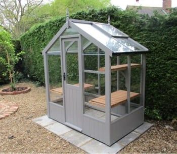 Moles Breath, Tiny Greenhouse, Diy Greenhouse Plans, Backyard Gardens, Outdoor Greenhouse, Greenhouse Shed, Wooden Greenhouses, House Small, Backyard Greenhouse