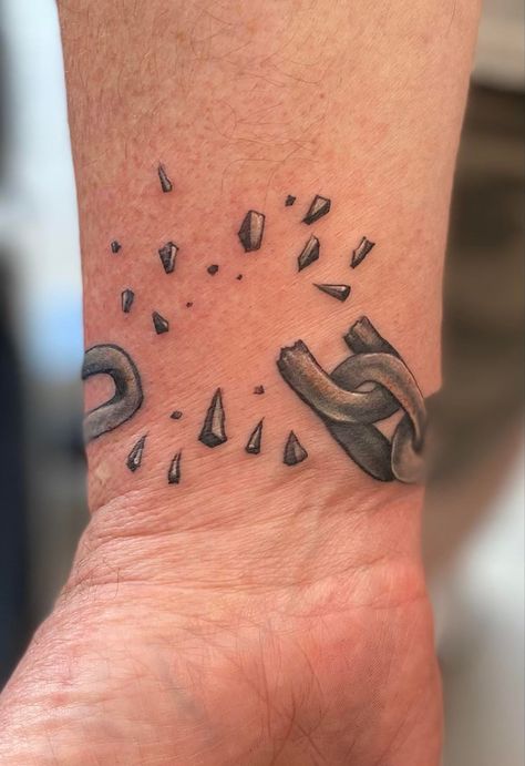 Broken chain. ExJW tattoo idea Chain Break Tattoo, Break Every Chain Tattoo, Curse Breaker Tattoo, Generational Curse Breaker Tattoo, Chain Breaker Tattoo, Broken Chain Tats, Breaking Chains Tattoo, Broken Tatoos Ideas, Breaking Free Tattoo