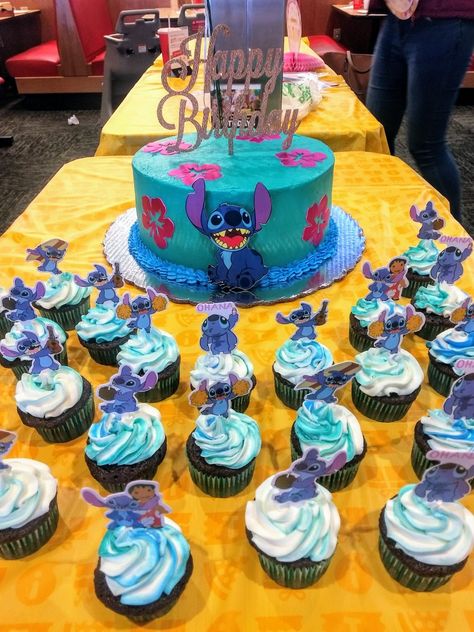 Stitch Cake And Cupcakes, Stitch Birthday Cupcakes, Lilo And Stitch Cupcakes Ideas, Stitch Cupcake Cake, Stitch Cupcakes Ideas, Lilo And Stitch Cupcakes, Stitch Birthday Cake Ideas, Stitch Cupcakes, Stitch Cakes