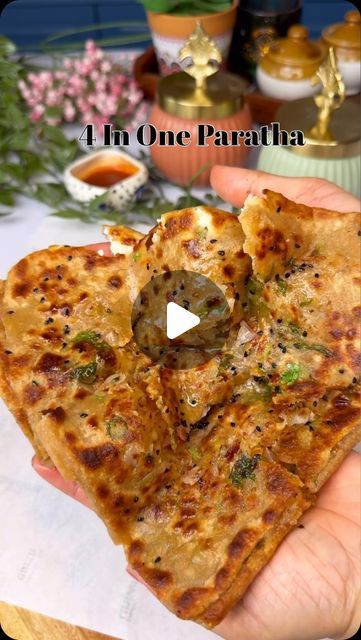 Indian Paratha Recipe, Alo Paratha Recipe, Dinner Recipes Vegetarian Indian, Alu Paratha, Parotta Recipe, Tauba Tauba, Paneer Paratha, Indian Dinner Recipes, Peanut Chutney