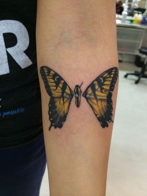 Ang's BNE butterfly Dejavu Tattoo, Paramore Tattoo, Butterfly Tattoo Meaning, Butterfly Eyes, Garden Butterfly, Lyric Tattoos, Tattoo Butterfly, Chiangmai Thailand, Butterfly Tattoos