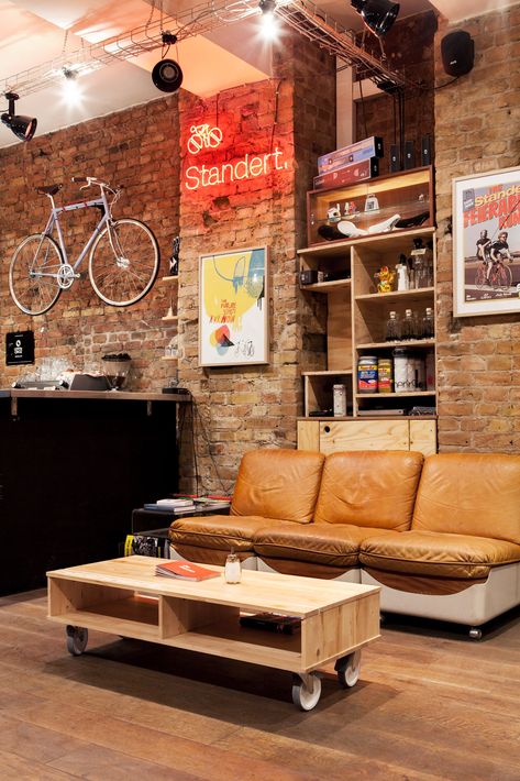 Bicycle Cafe, Amazing Apartments, Bike Room, Brick Loft, Bicycle Shop, Deco Studio, Cafe Interior Design, Studio Interior, Shop Interior