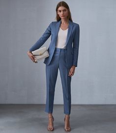 e6d8545daa42d5ced125a4bf747b3688 Summer Job Interview Outfit, Classy Work Attire, Moda Do Momento, Business Professional Outfits, Professional Work Outfit, Lawyer Outfit, Blazer Casual, Quoi Porter, Clothes Trendy