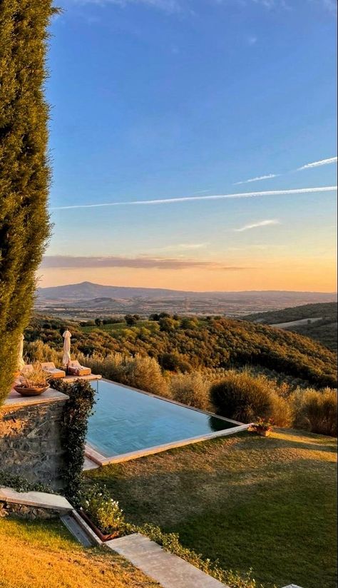 Hillside Pool, Toscana Italia, Italy Aesthetic, Super Rich, Italy Photo, Rich Kids, Outdoor Swimming, Tuscany Italy, Magical Places