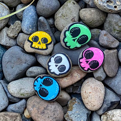 Excited to share the latest addition to my #etsy shop: Painted Rock - Mini Skulls https://etsy.me/3qMvdsn #paintedrock #rock #gardenrock #plantornament #skull #skulls #candyskull #skullrock #colorfulskull Halloween Rocks Painted Ideas, Halloween Rock Painting Ideas, 3d Crafts, Stone Projects, Stone Ideas, Diy Rock Art, Halloween Rocks, Stone Art Painting, Painted Rocks Diy