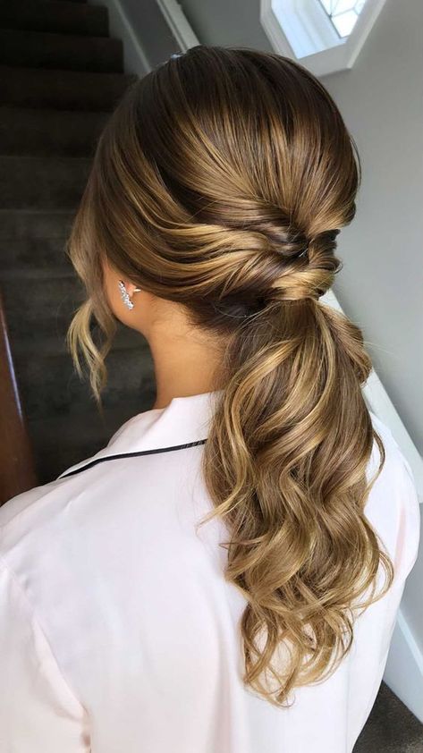 Pony Tail Up Do Bridal, Party Pony Hairstyle Wedding Brunette, Upstyles For Long Hair Wedding, Party Ponytail Hairstyles, Wedding Long Hairstyles, Bridal Ponytail Hairstyles, Peinados Elegantes Sueltos, Ponytail Bridesmaid Hair, Medium Hair Ponytail