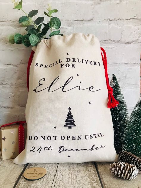 Christmas Present Bags, Personalised Christmas Sack, Personalised Christmas Eve Box, Birthday Cards For Girlfriend, Cricut Christmas Ideas, Christmas Eve Traditions, Personalised Santa Sacks, Christmas Bunting, Christmas Sack