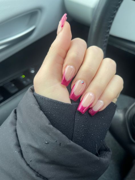 French tips acrylic nails. Got them done for my birthday last month 💞 Prom Nails For Fushia Dress, Nails For Dark Pink Dress, Prom Nails For Magenta Dress, Hot Magenta Nails, Raspberry French Tip Nails, Prom Nails Magenta, Magenta Nails French Tips, Magenta Tip Nails, Fuchsia French Tip Nails