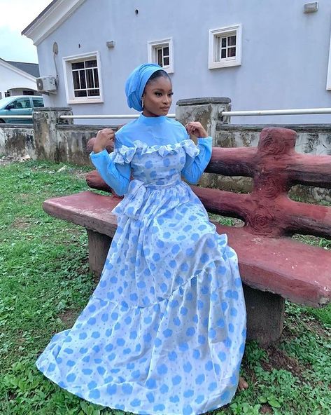 African Skirt Outfit, Materials Gown Style, Modest Fashion Muslim, Bubu Gown Styles, Neat Casual Outfits, African Fashion Skirts, Ankara Gown Styles, African Maxi Dresses, Gown Styles