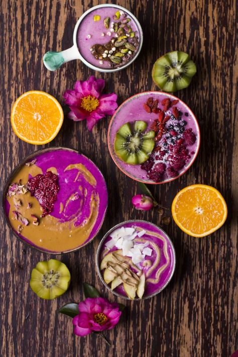 Pink dragon fruit smoothie bowls Fruit Layer Cake, Dragon Fruit Bowl, Fruit Smoothie Bowl, Protein Bars Vegan, Dragon Fruit Smoothie Bowl, Coconut Caramel Sauce, Witch Recipes, Pink Dragon Fruit, Edible Rose Petals