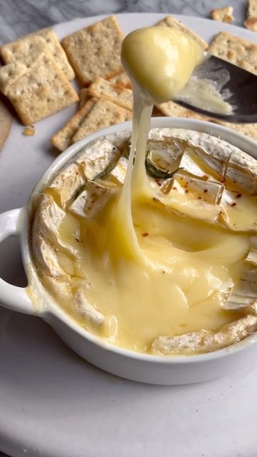 Camembert Aesthetic, Melty Mashups, Cheese Aesthetic, Cheese Night, Baked Camembert, Honey Baked, Baking With Honey, Brie Cheese, No Dairy Recipes