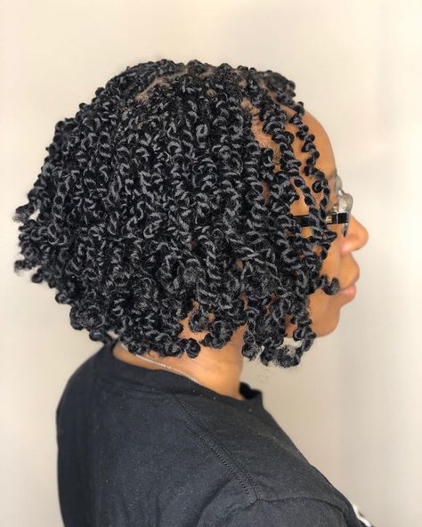 21 Bob Braid Hairstyles You'll Obsess Over for 2020 | Glamour Short Bob Braids, Bob Braids Hairstyles, Passion Twists, Curly Crochet Hair Styles, Short Box Braids, Instagram Hairstyles, Bob Braids, Braids Hairstyles Pictures, Natural Hair Twists